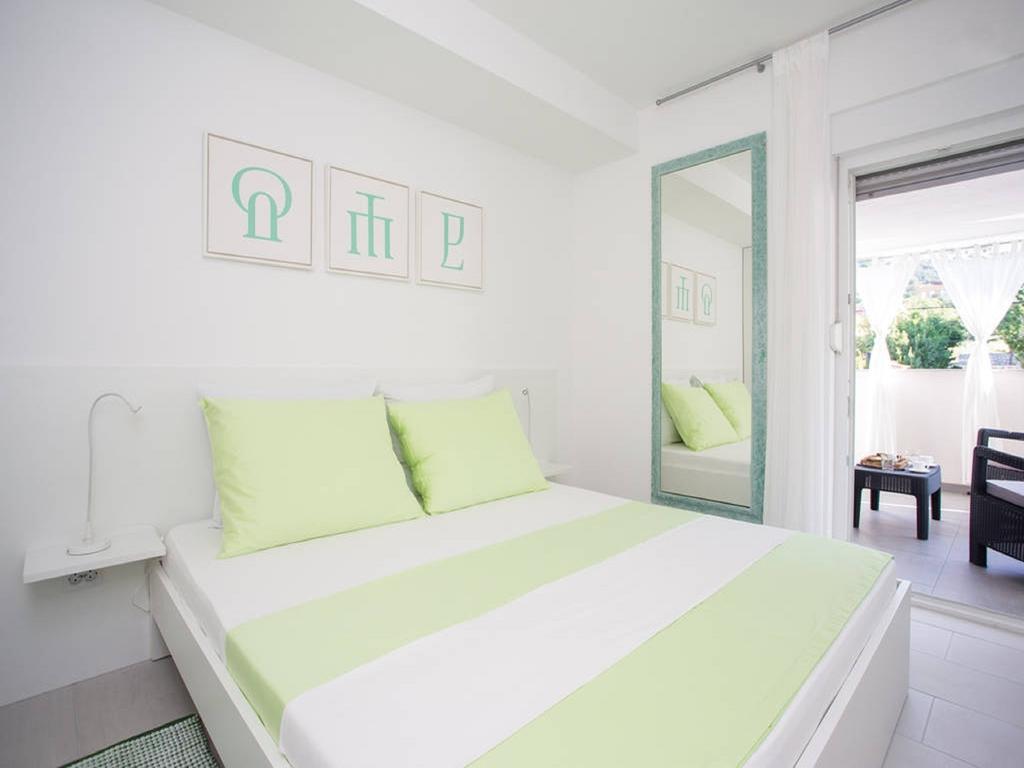Guest House Mazuth Banjol Exterior photo